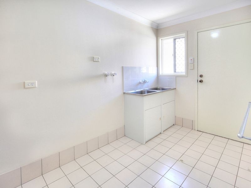 1 Bannockburn Crescent, Parkinson QLD 4115