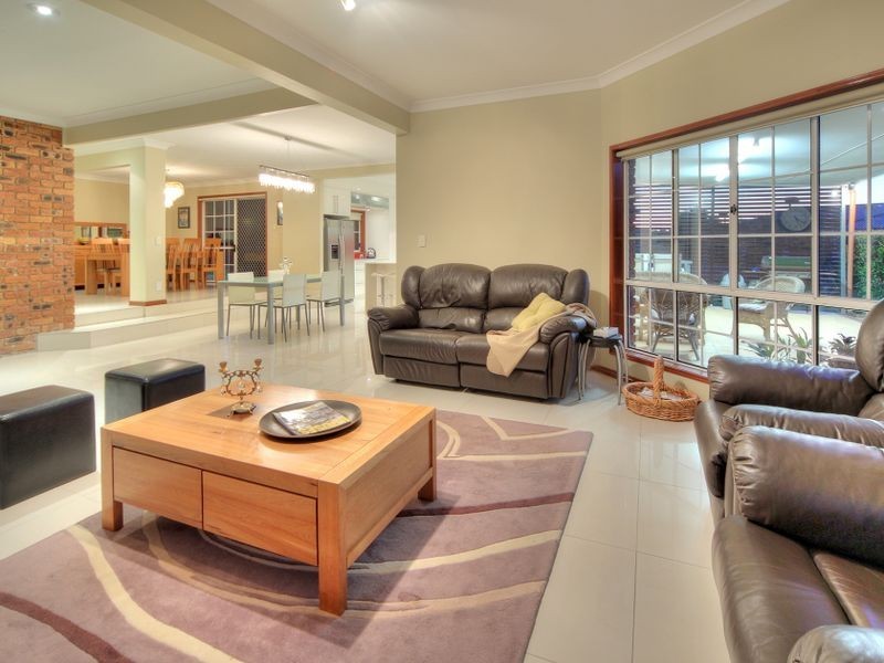 37 Lexton Street, Stretton QLD 4116