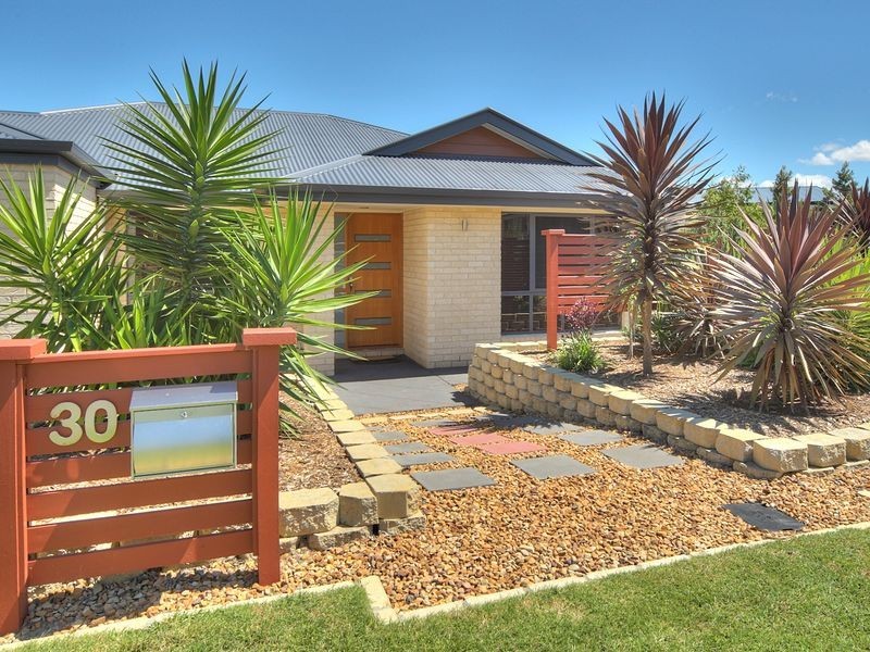 30 Samuel Street, Calamvale QLD 4116
