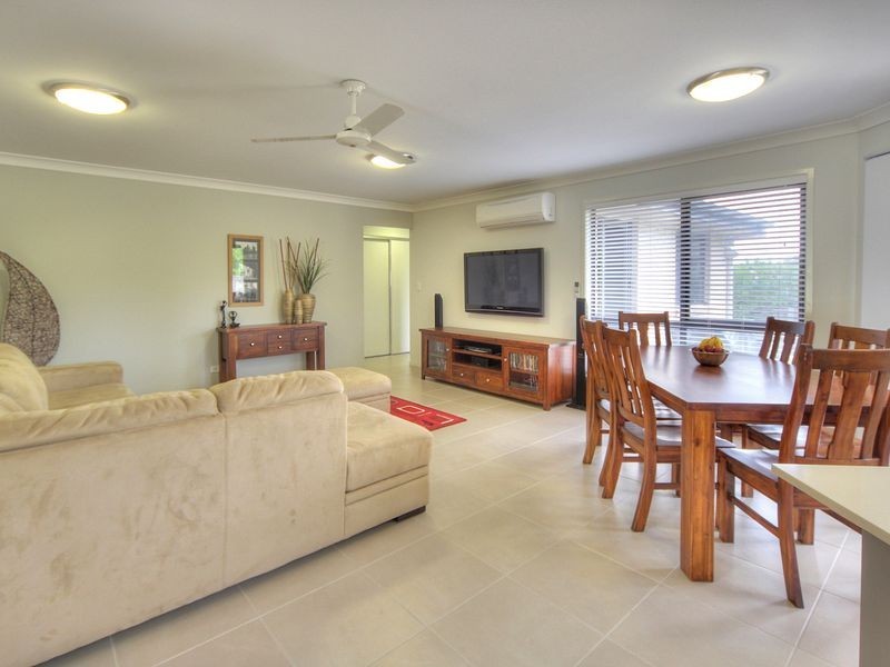 30 Samuel Street, Calamvale QLD 4116