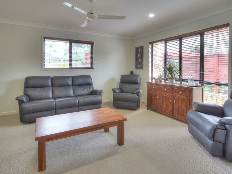 30 Samuel Street, Calamvale QLD 4116