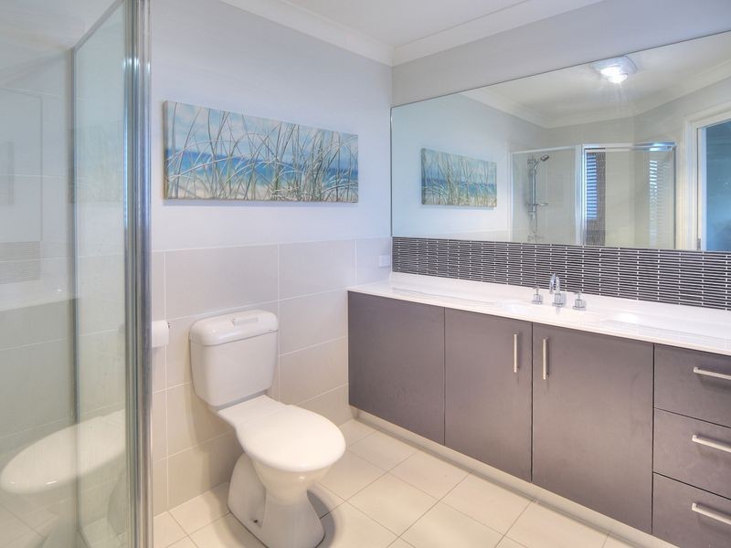 30 Samuel Street, Calamvale QLD 4116