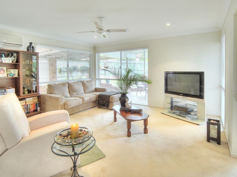 11 Somerset Place, Parkinson QLD 4115