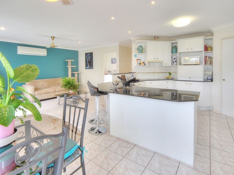 11 Somerset Place, Parkinson QLD 4115