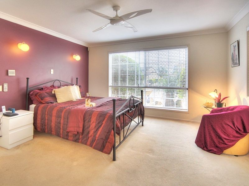 11 Somerset Place, Parkinson QLD 4115