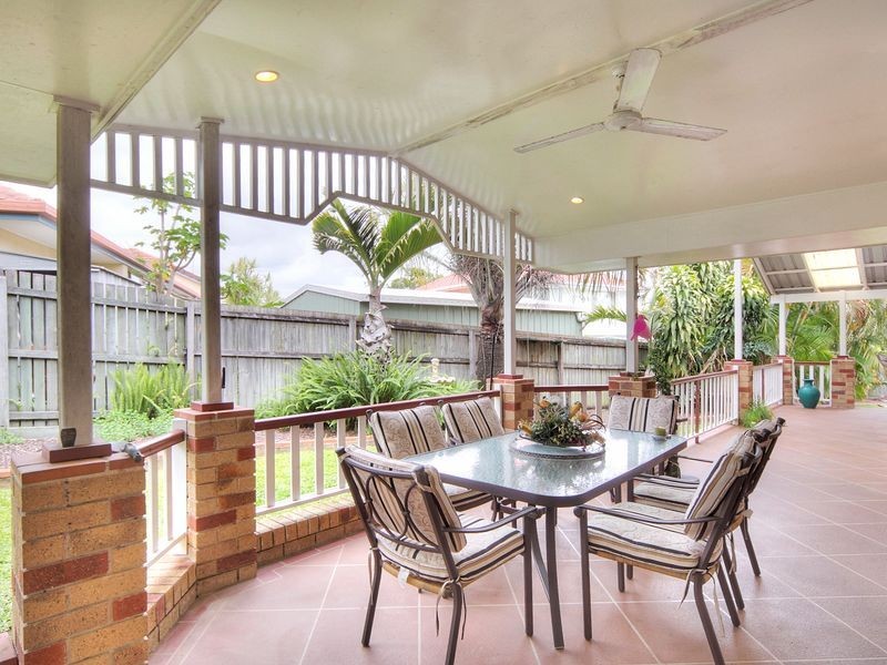 11 Somerset Place, Parkinson QLD 4115