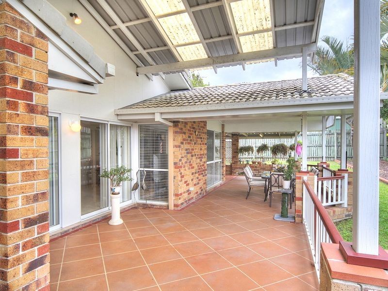 11 Somerset Place, Parkinson QLD 4115