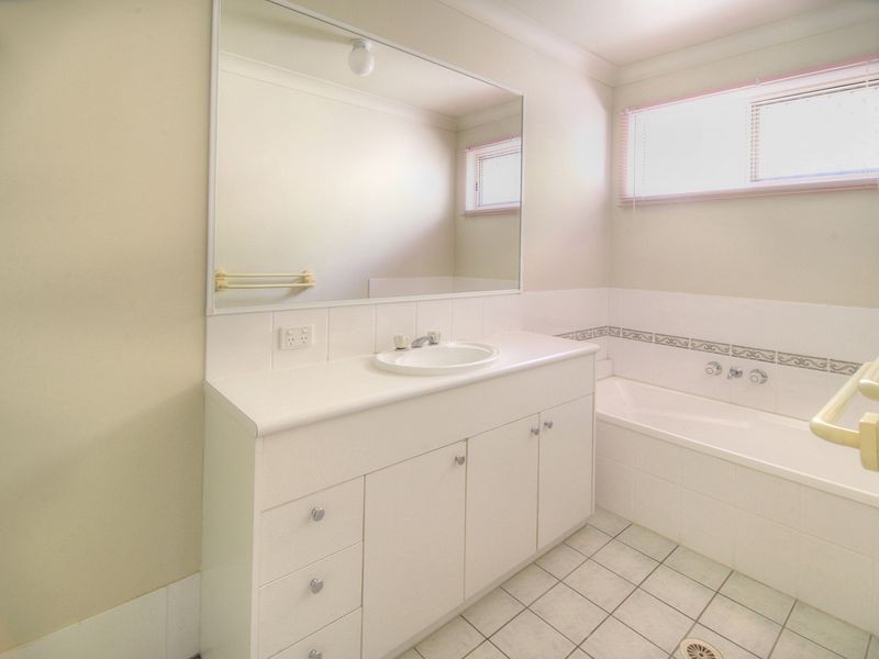 8 Hockey Street, Kuraby QLD 4112