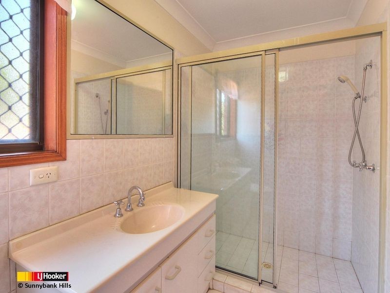7 Hoover Court, Stretton QLD 4116