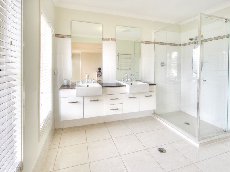 12 Lenton Place, Calamvale QLD 4116