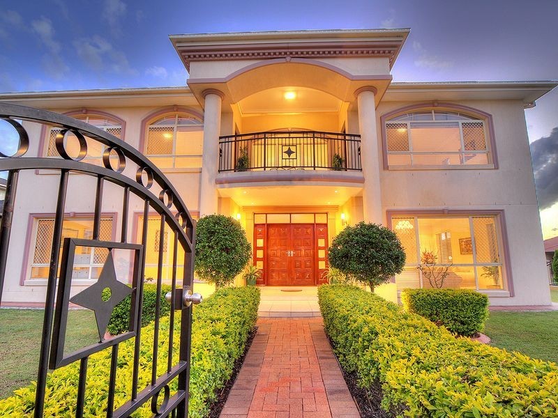 69 The Parkway, Stretton QLD 4116