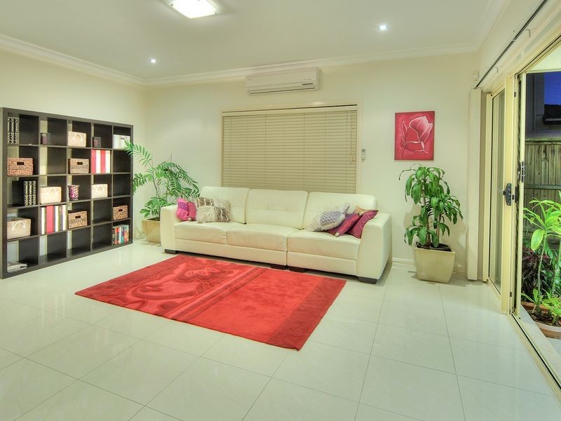 69 The Parkway, Stretton QLD 4116