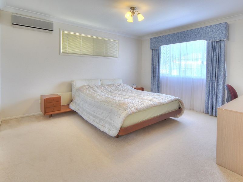70 Golden Rain Place, Stretton QLD 4116