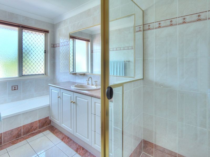 70 Golden Rain Place, Stretton QLD 4116