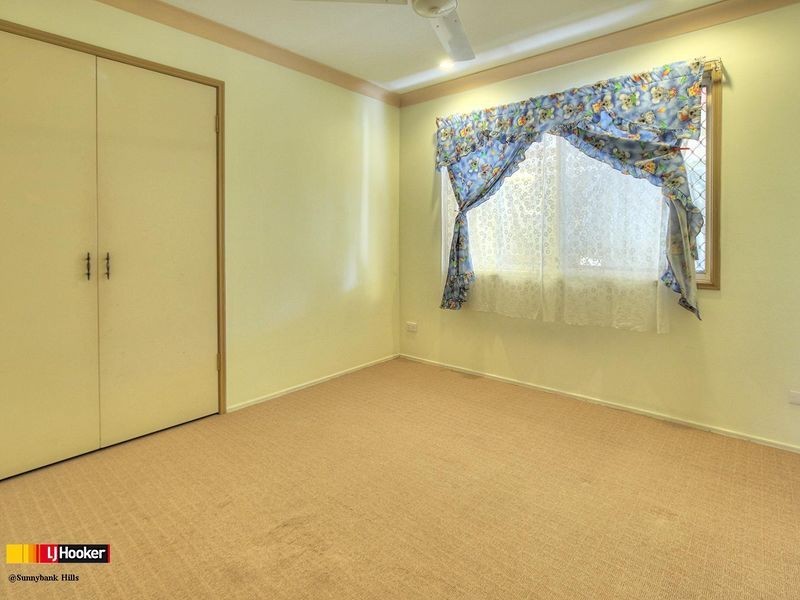 8 Taft Court, Stretton QLD 4116