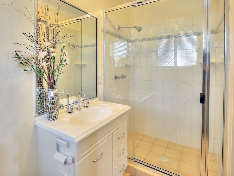 8 Barrington Place, Parkinson QLD 4115