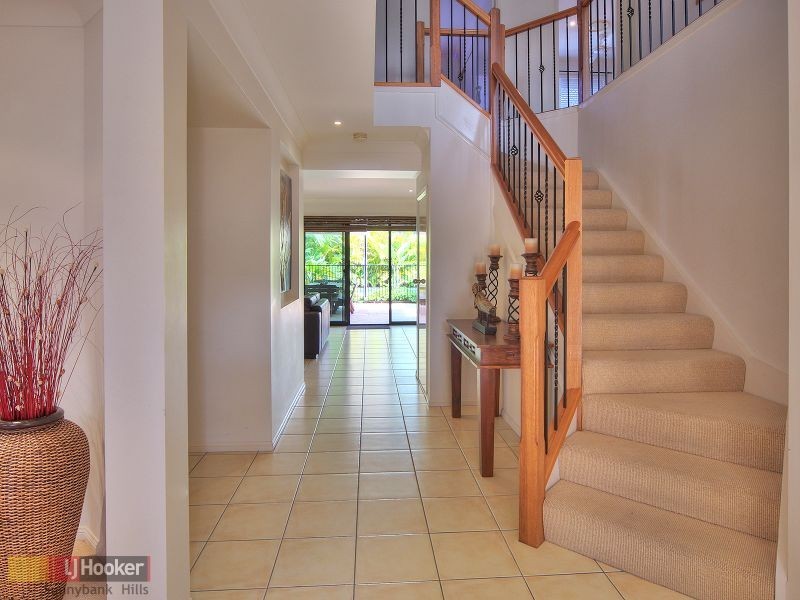 18 Juniper Circuit, Stretton QLD 4116