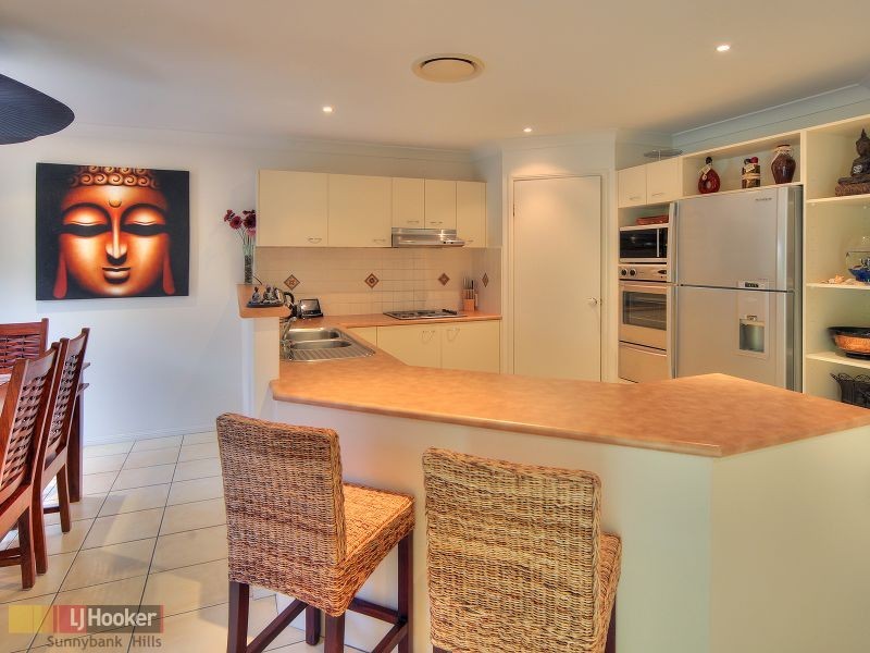 18 Juniper Circuit, Stretton QLD 4116
