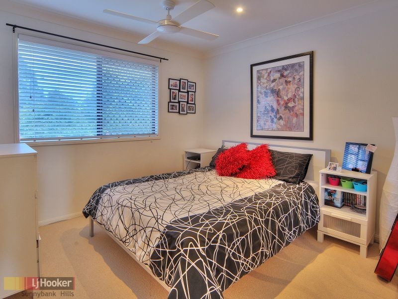 18 Juniper Circuit, Stretton QLD 4116