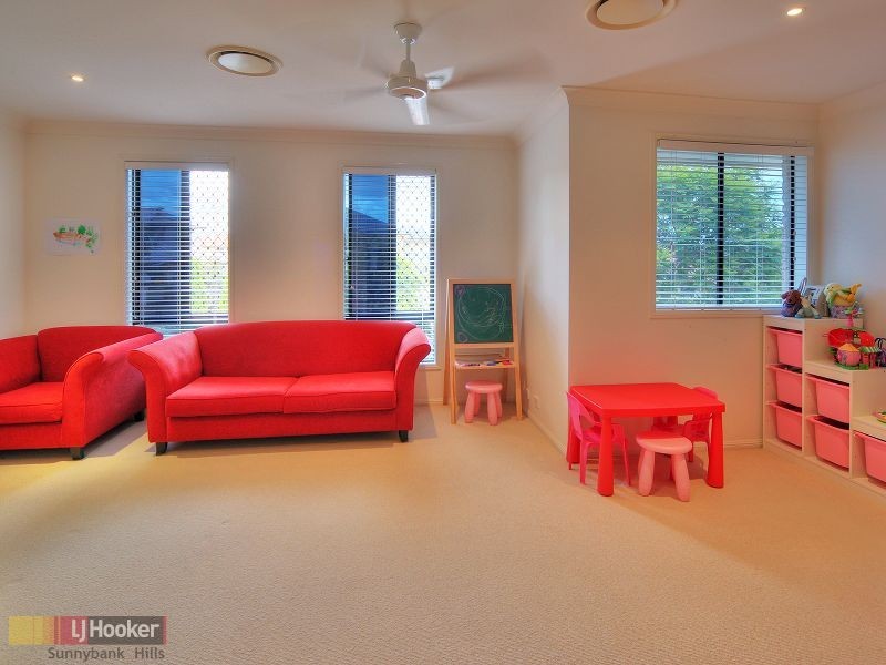 18 Juniper Circuit, Stretton QLD 4116