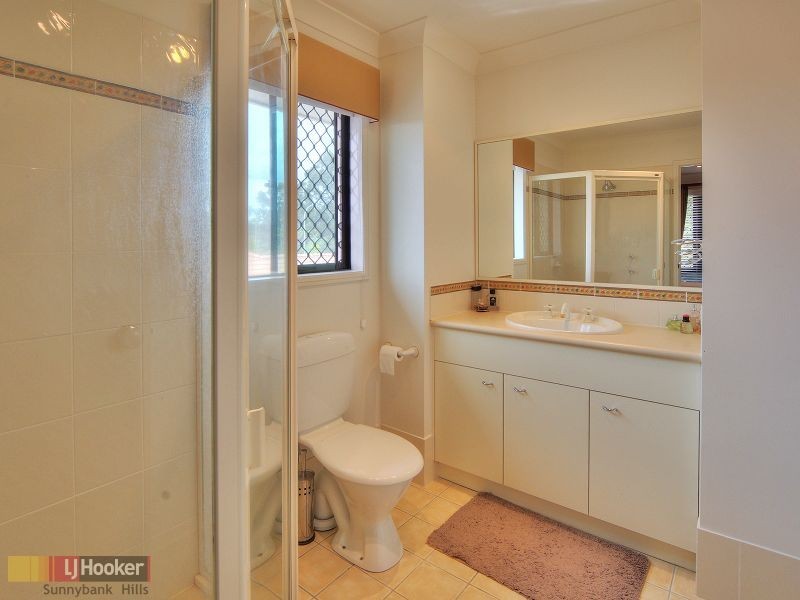 18 Juniper Circuit, Stretton QLD 4116