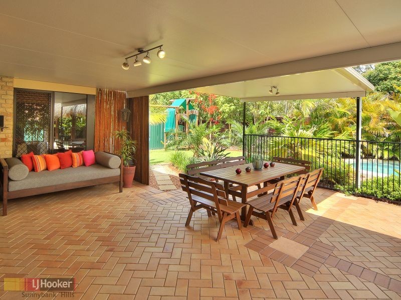 18 Juniper Circuit, Stretton QLD 4116