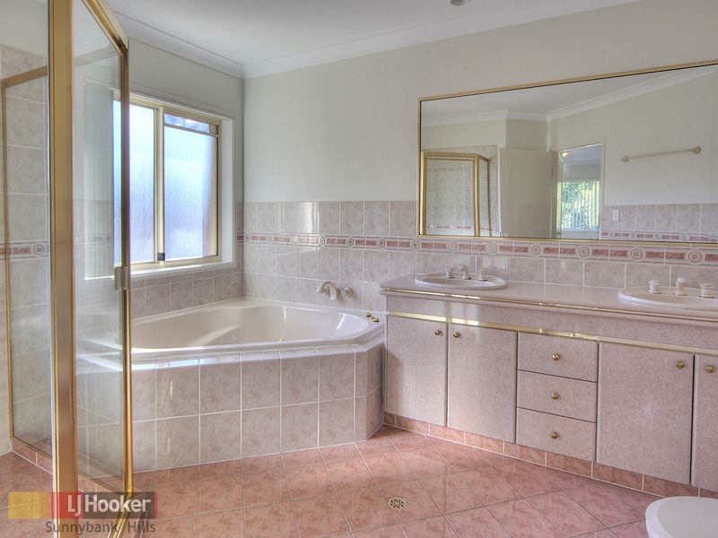 32 Poinciana Crescent, Stretton QLD 4116