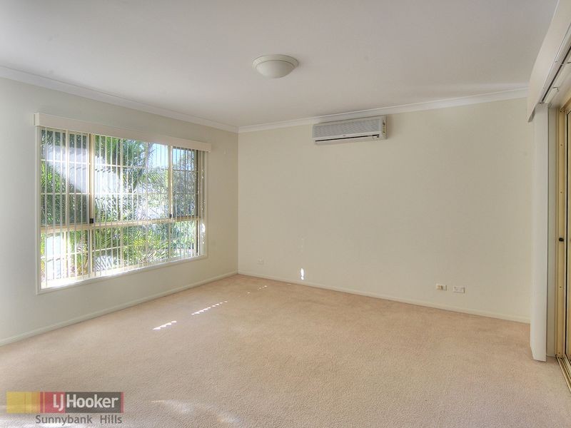 32 Poinciana Crescent, Stretton QLD 4116