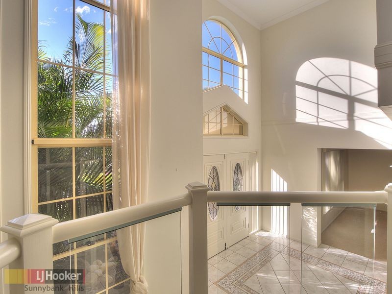 32 Poinciana Crescent, Stretton QLD 4116