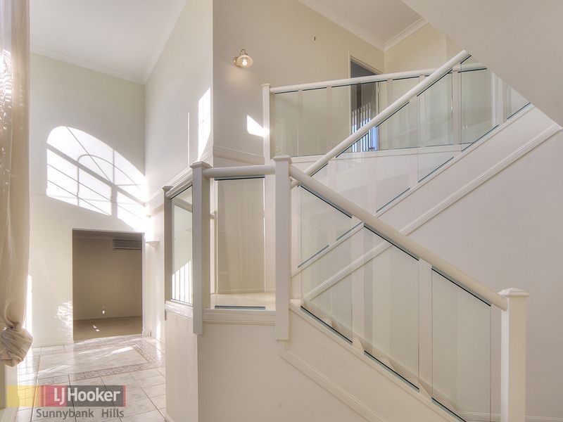 32 Poinciana Crescent, Stretton QLD 4116