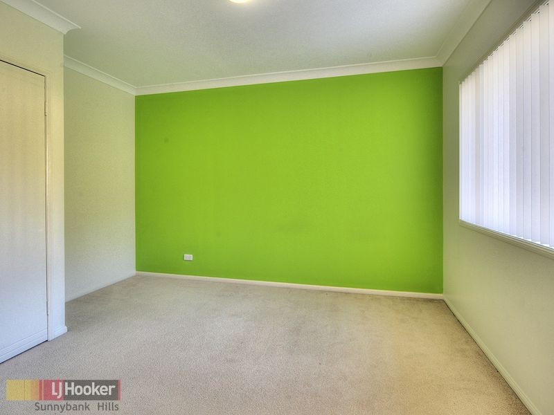 32 Poinciana Crescent, Stretton QLD 4116