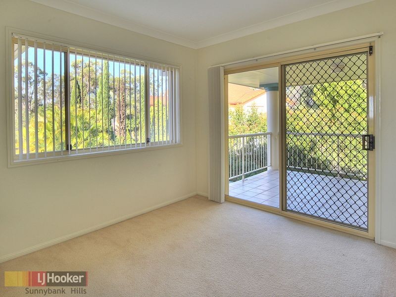 32 Poinciana Crescent, Stretton QLD 4116