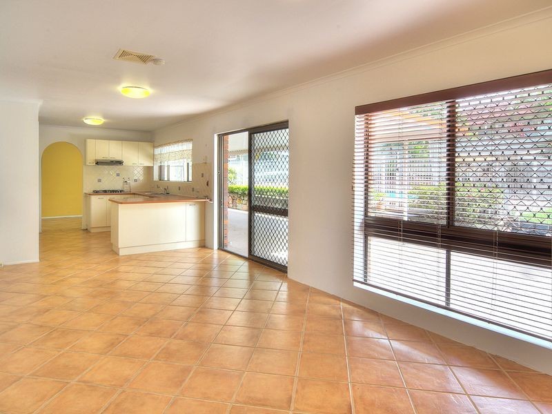10 Greenleaf Street, Sunnybank Hills QLD 4109