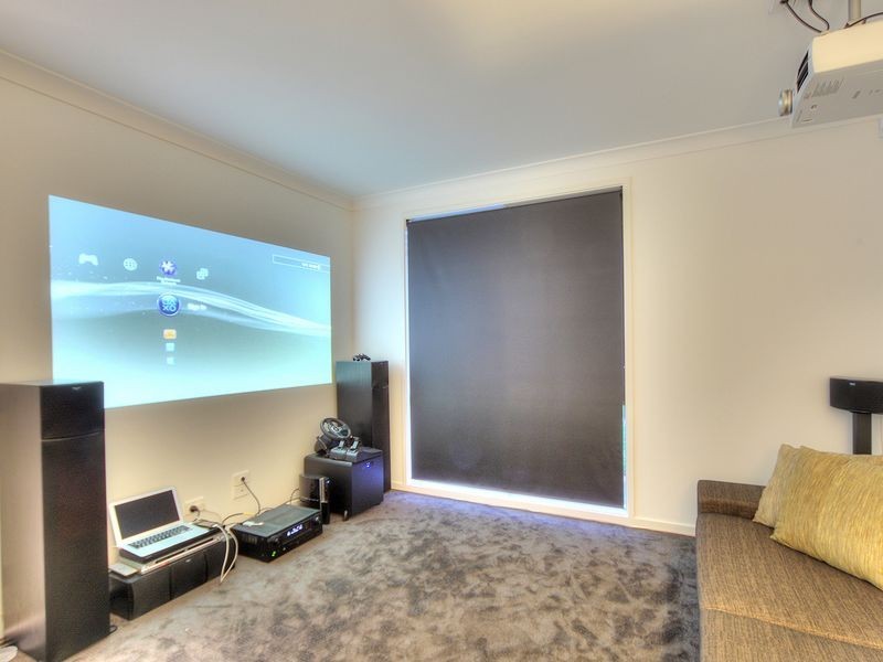 9 Golden Place, Robertson QLD 4109