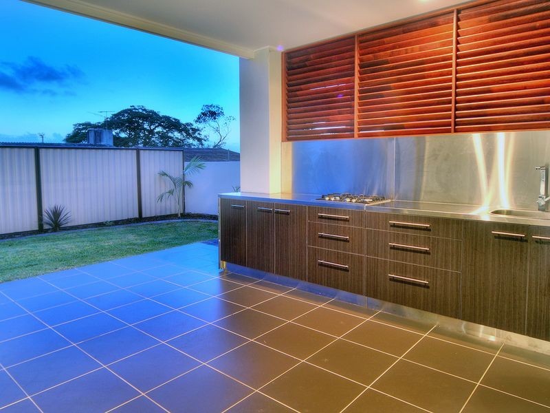 9 Golden Place, Robertson QLD 4109