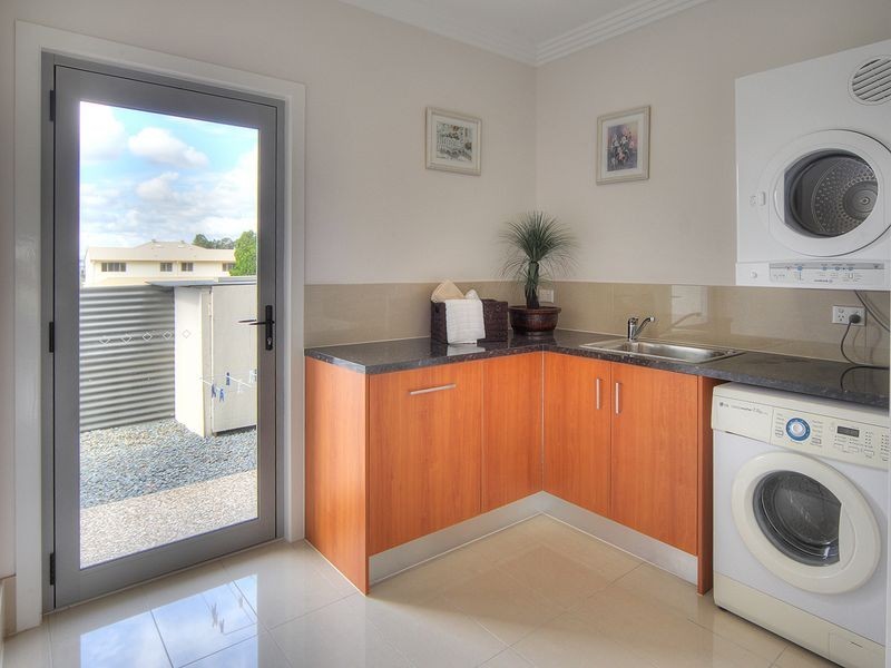 11 Henderson St, Eight Mile Plains QLD 4113