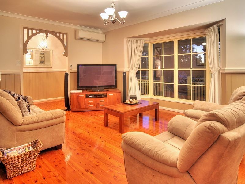 8 Franquin Crescent, Kuraby QLD 4112