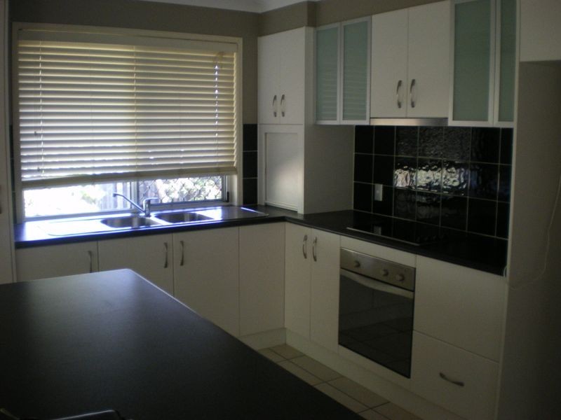 19 Nolan Place, Calamvale QLD 4116