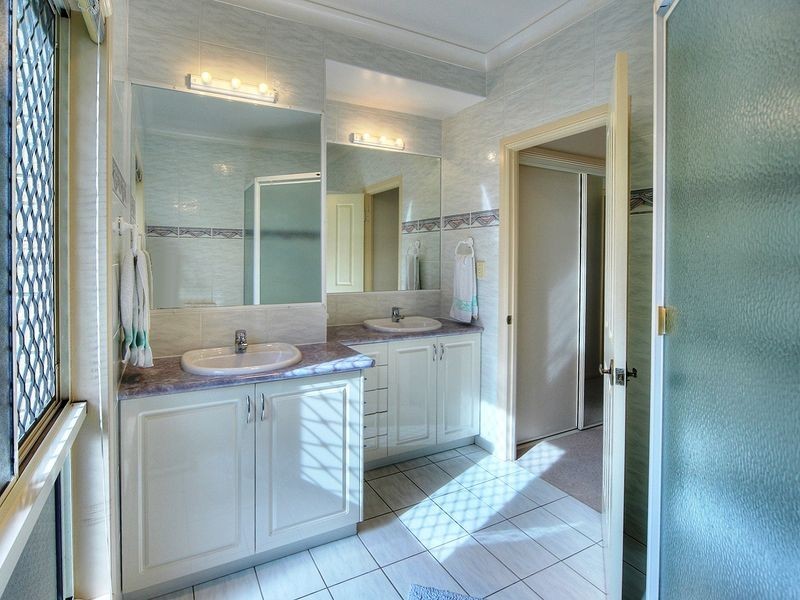 3 Boronia Close, Calamvale QLD 4116