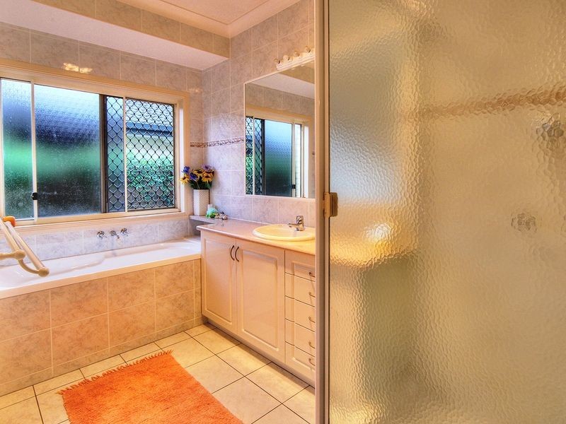 3 Boronia Close, Calamvale QLD 4116