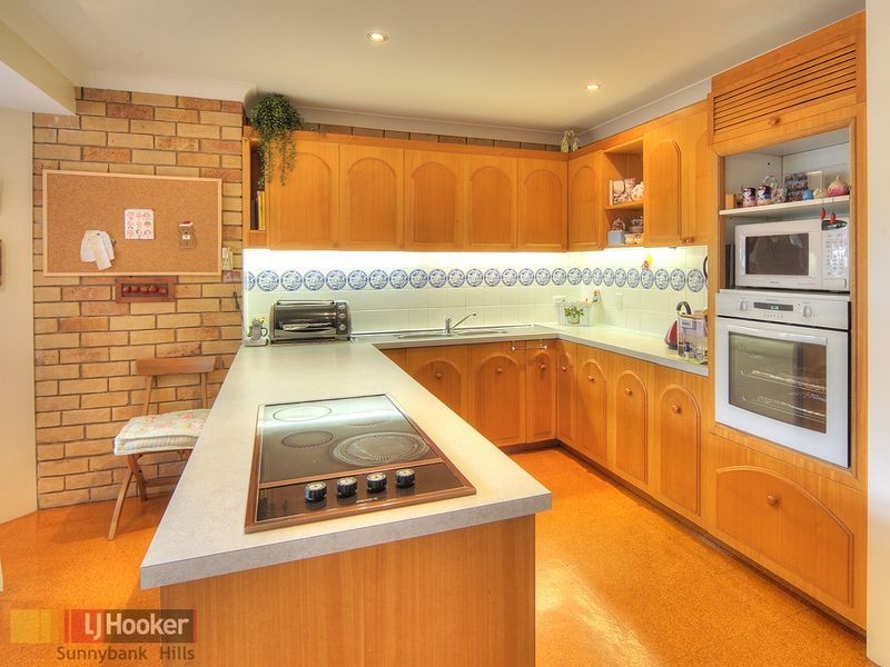 16 Orpheus Street, Robertson QLD 4109