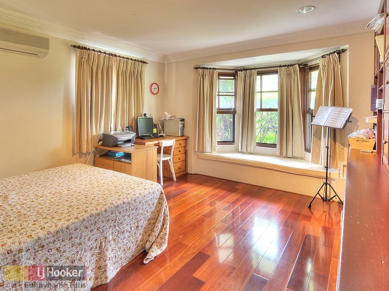 16 Orpheus Street, Robertson QLD 4109