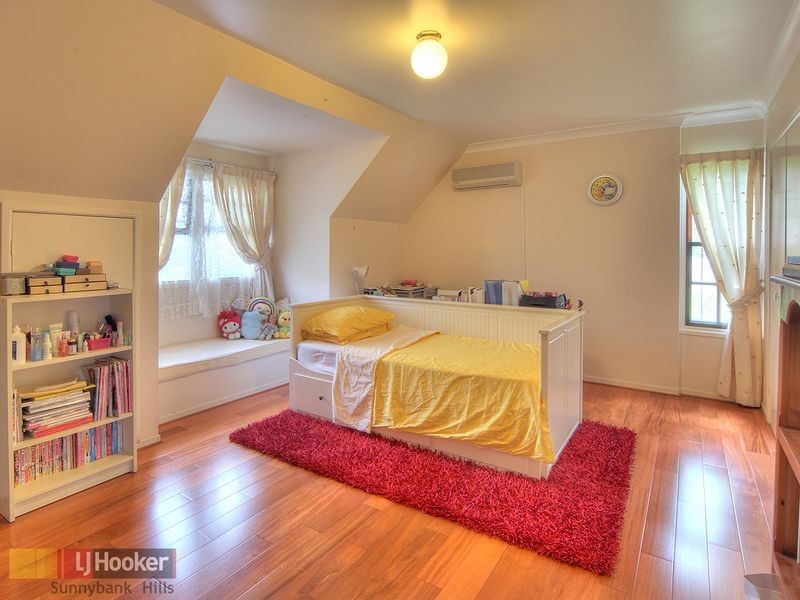 16 Orpheus Street, Robertson QLD 4109