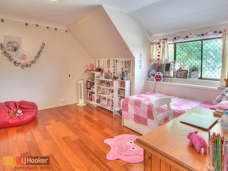 16 Orpheus Street, Robertson QLD 4109