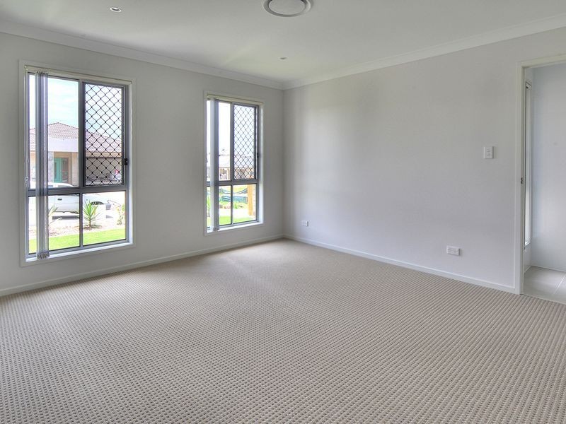 10 Harvey Place, Calamvale QLD 4116