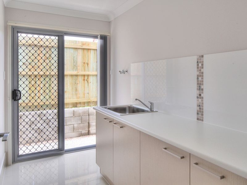 10 Harvey Place, Calamvale QLD 4116