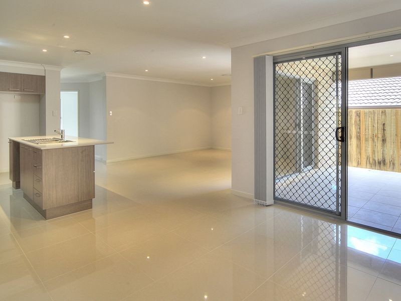 10 Harvey Place, Calamvale QLD 4116