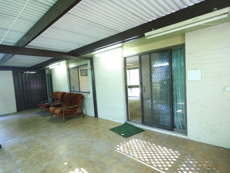 8 Alrak Av, Browns Plains QLD 4118