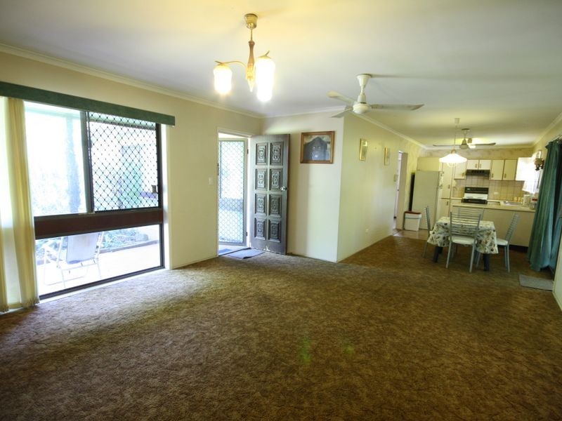 8 Alrak Av, Browns Plains QLD 4118