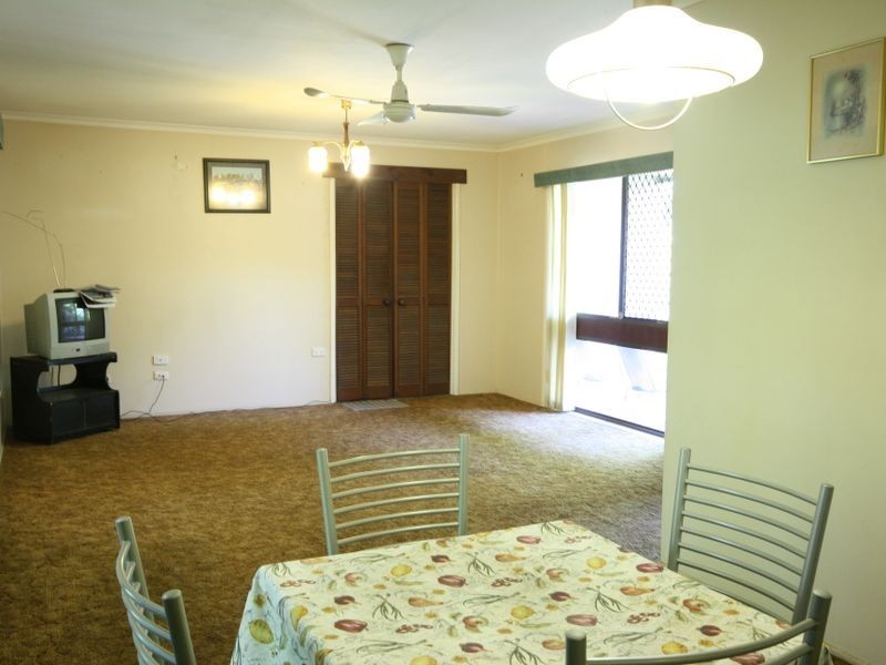 8 Alrak Av, Browns Plains QLD 4118
